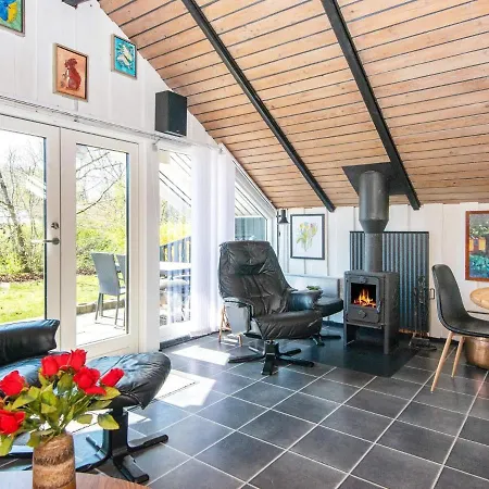4 Person Holiday In Semesterbostad